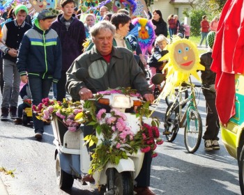 Viļānos izbraukumā devās neparasti transportlīdzekļi