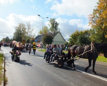 Viļānos izbraukumā devās neparasti transportlīdzekļi