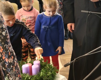 Ziemassvētku labdarības tirdziņa - izstādes atklāšana un cepumu cepšanas meistarklase