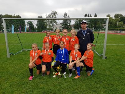 Latvijas meiteņu futbola čempionātā U-12 meiteņu grupā – 2.vieta